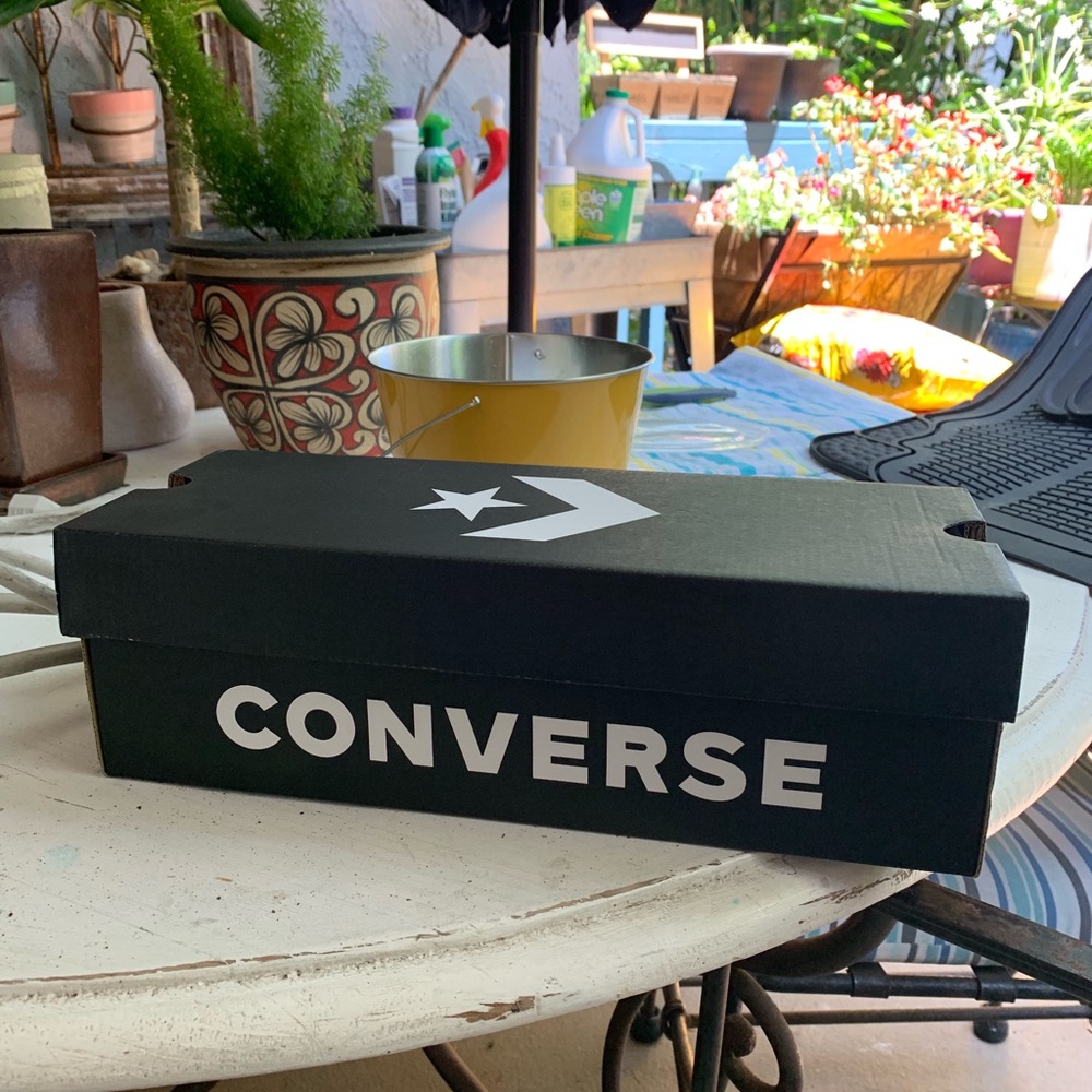 BRAND NEW NEVER WORN SUEDE CONVERSE